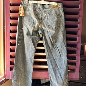 NWT Men’s bullhead grey jeans. Timeless and classic jeans.
